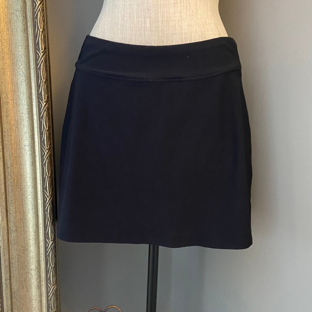 - black tennis skirt skort
